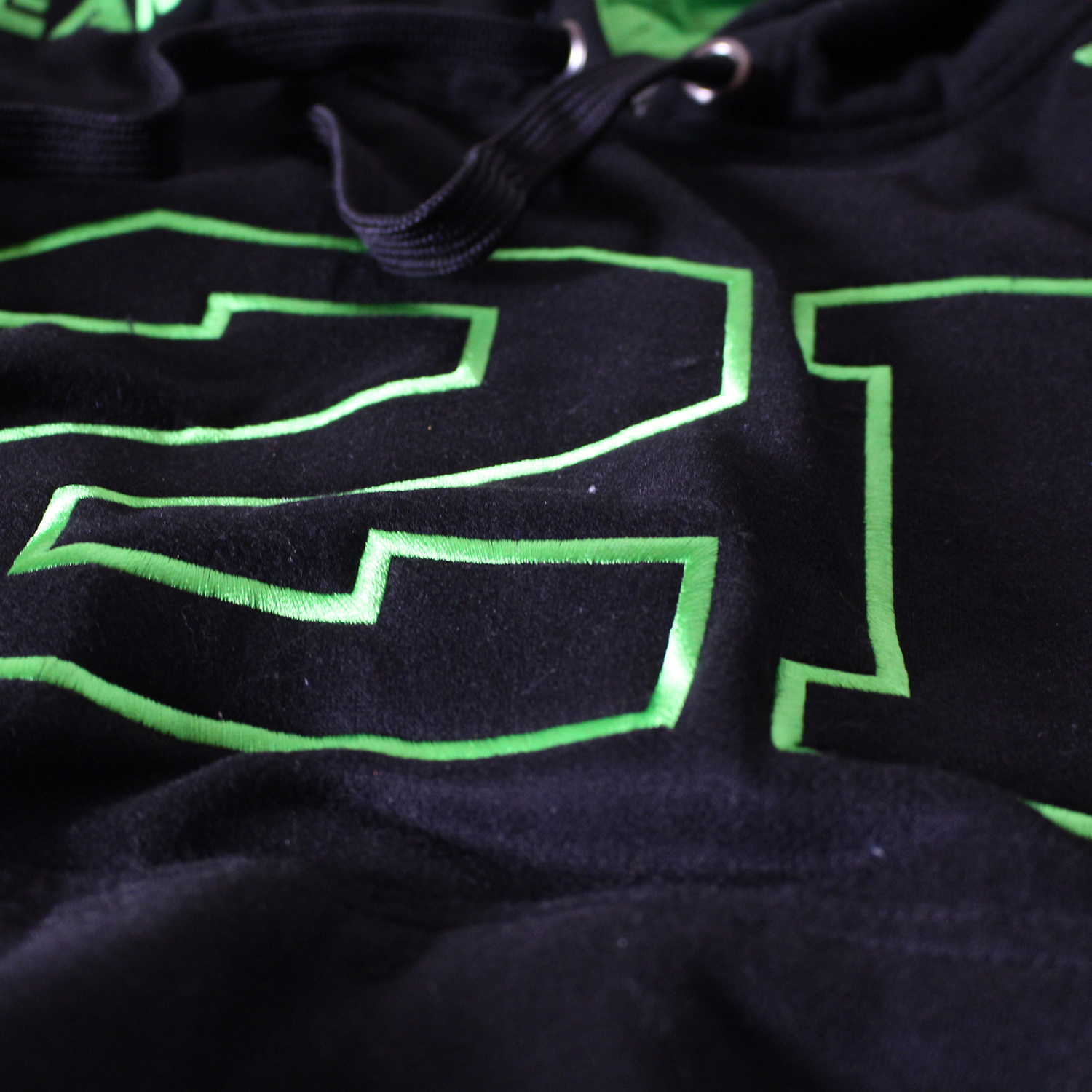 4more-sports-custom-hoodies-detail1